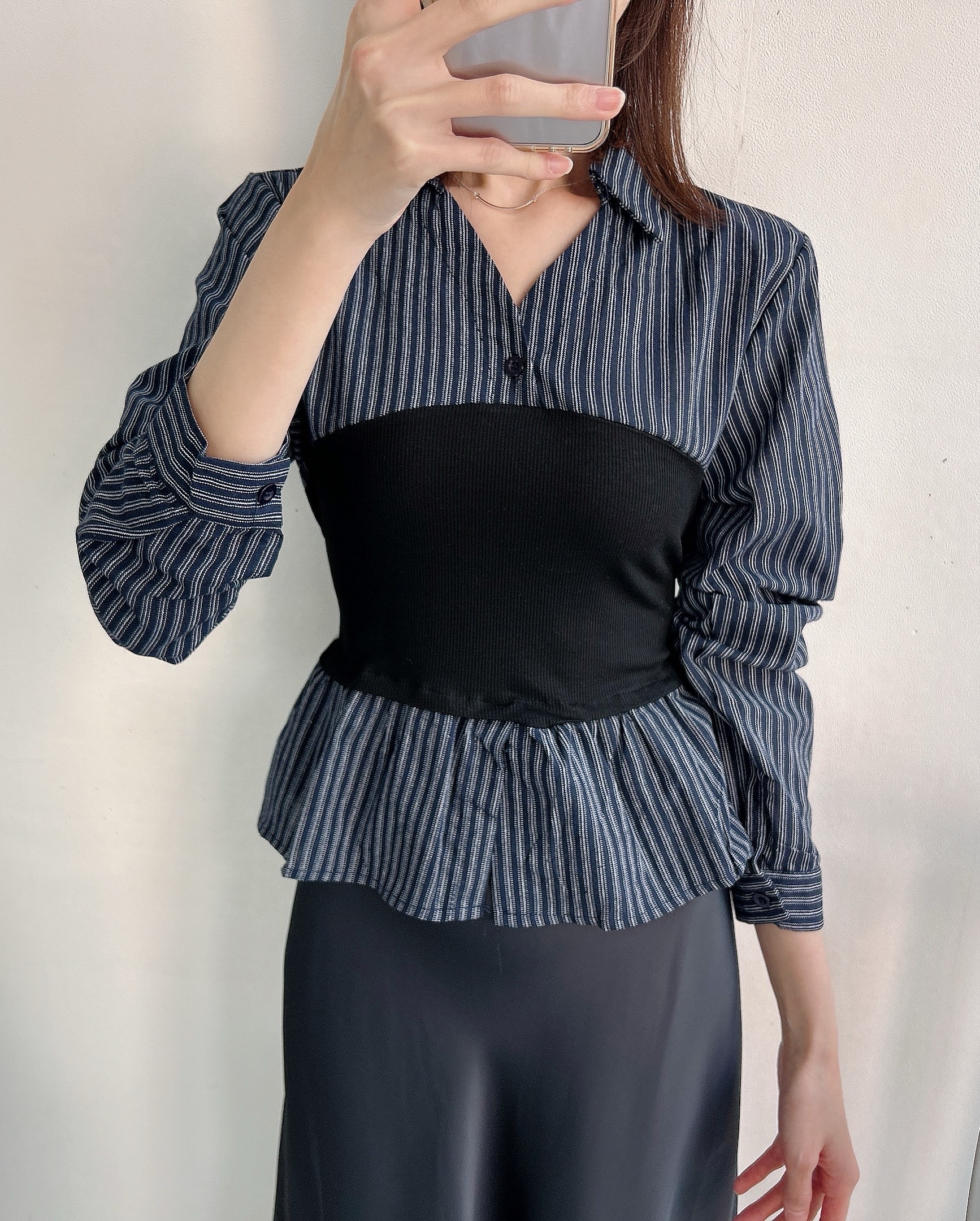 무배 모리나 셔츠일체형 레이어드 간절기 블라우스 화이트,스트라이프 - 상세 이미지 2