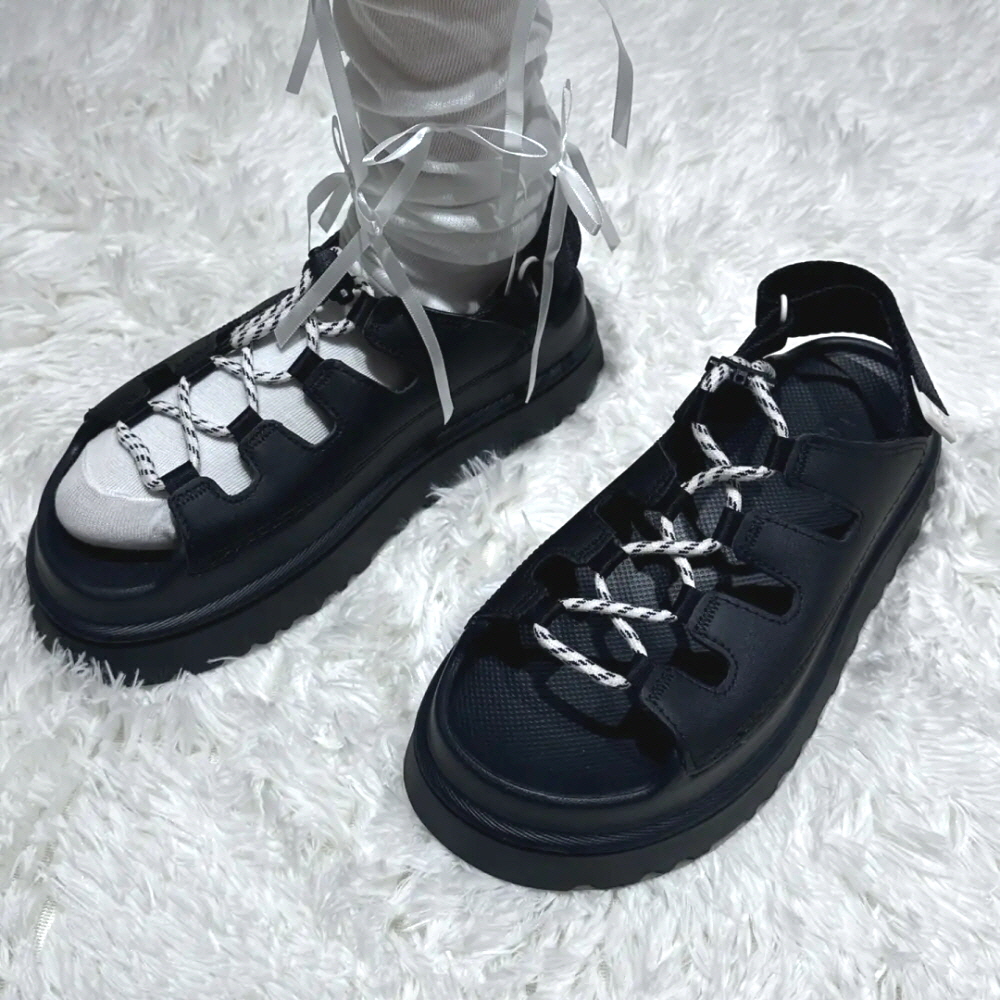 UGG 어그 골든글로우 토글 우먼스 플랫폼 샌들 블랙 1179370-BLK - 상품 이미지