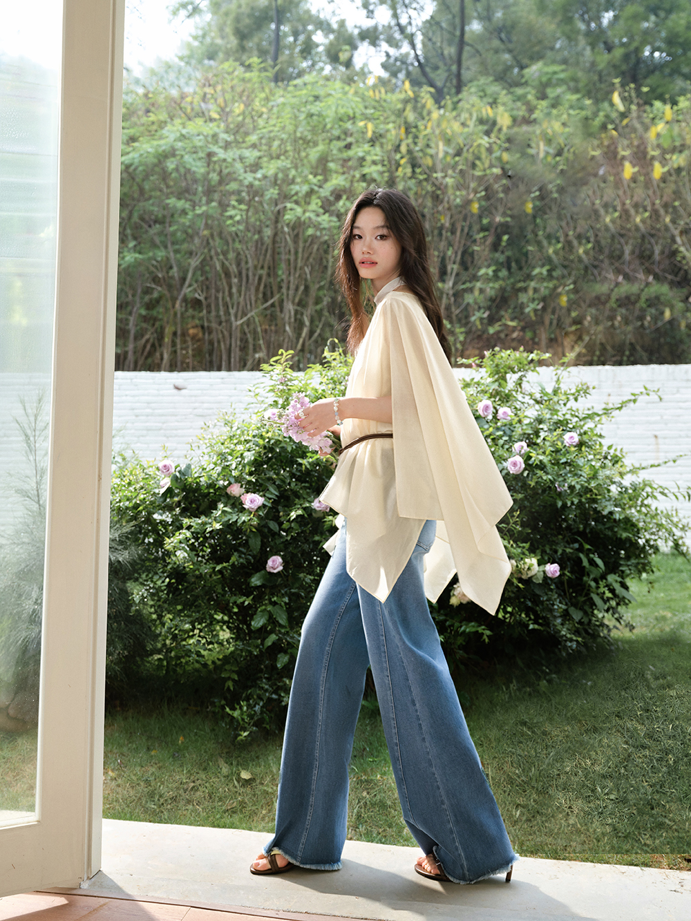 쿠오세 KUOSE 여성 비대칭 스타일 케이프 블라우스 - 상세 이미지 3