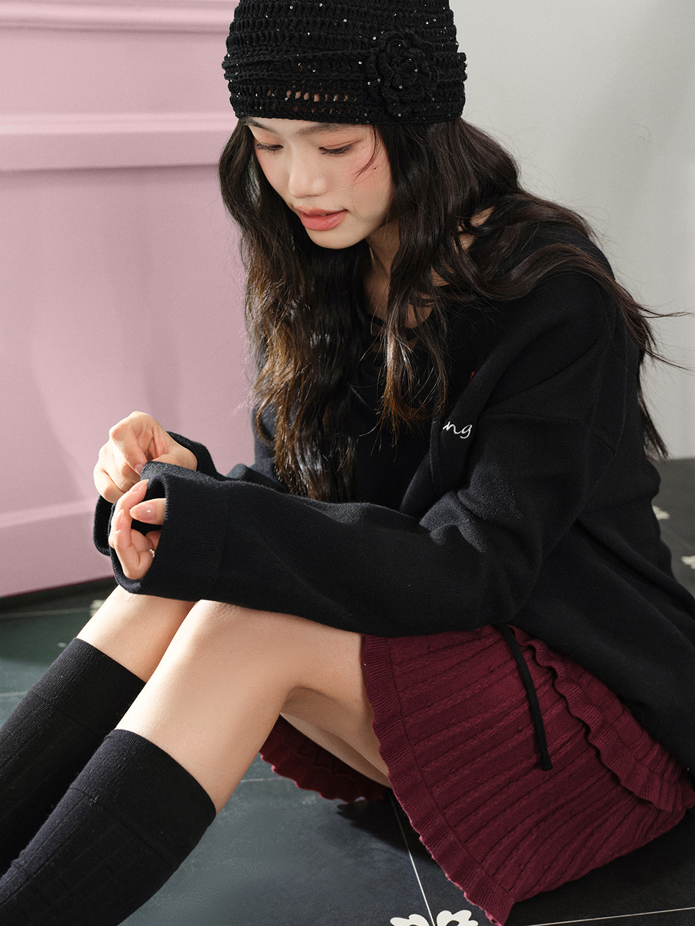 쿠오세 KUOSE 여성 블랙 루즈핏 브이넥 니트 이미지 7