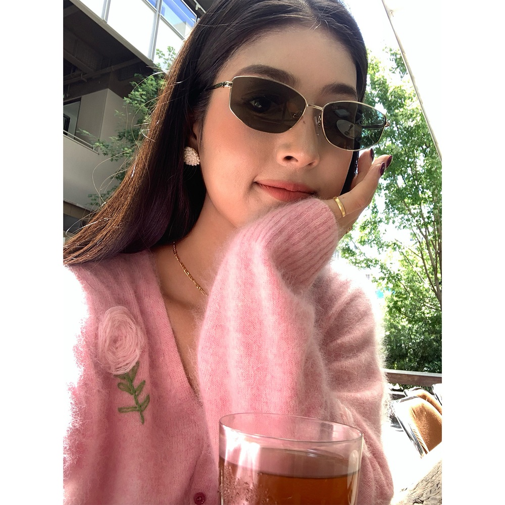브이넥 입체장미코사지패턴 모헤어가디건 루즈핏 울혼방소재 예쁜 고급 디자인 핑크 - 상세 이미지 3