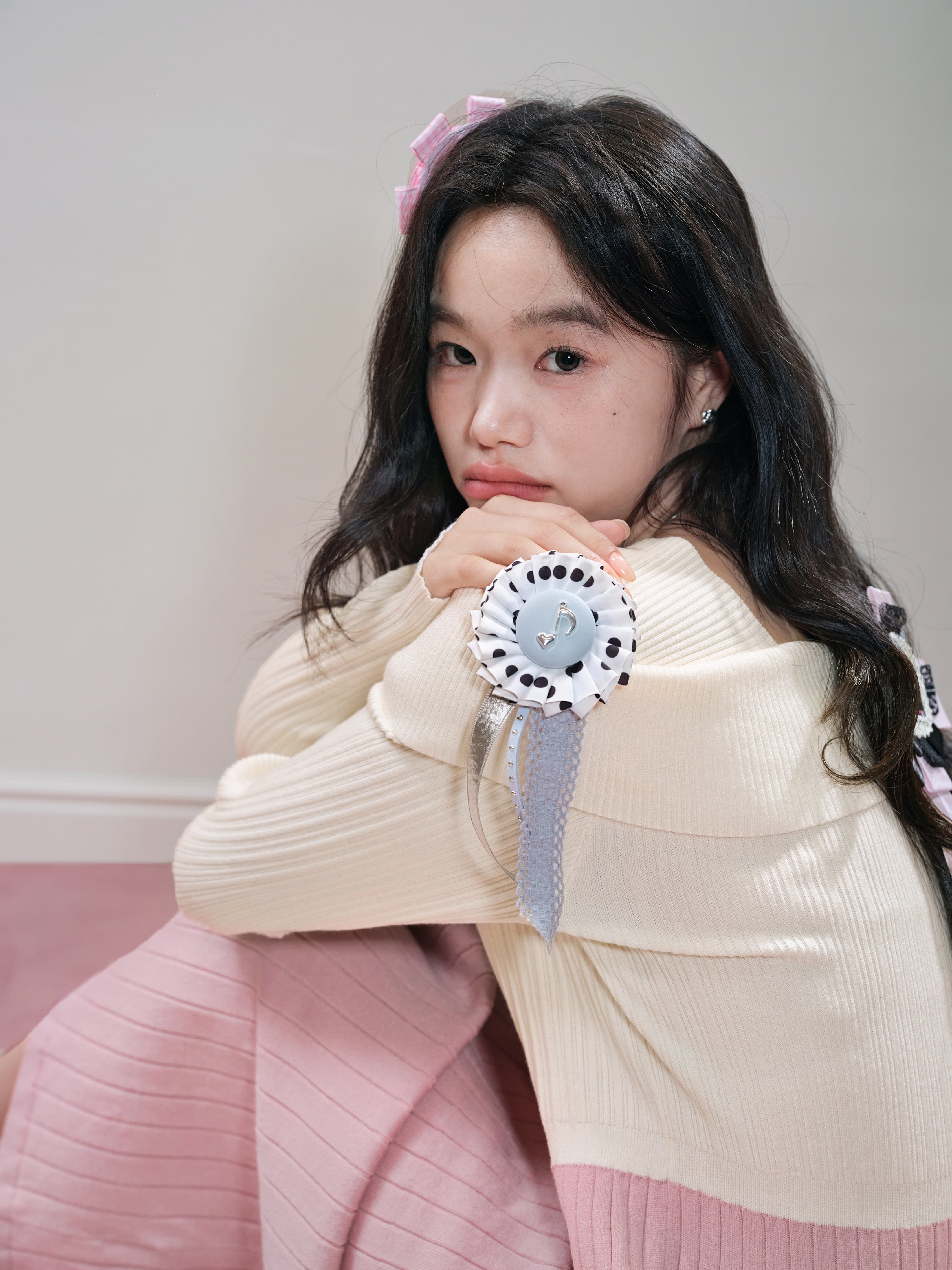 쿠오세 KUOSE 여성 핑크 니트 오프숄더 원피스 이미지 8