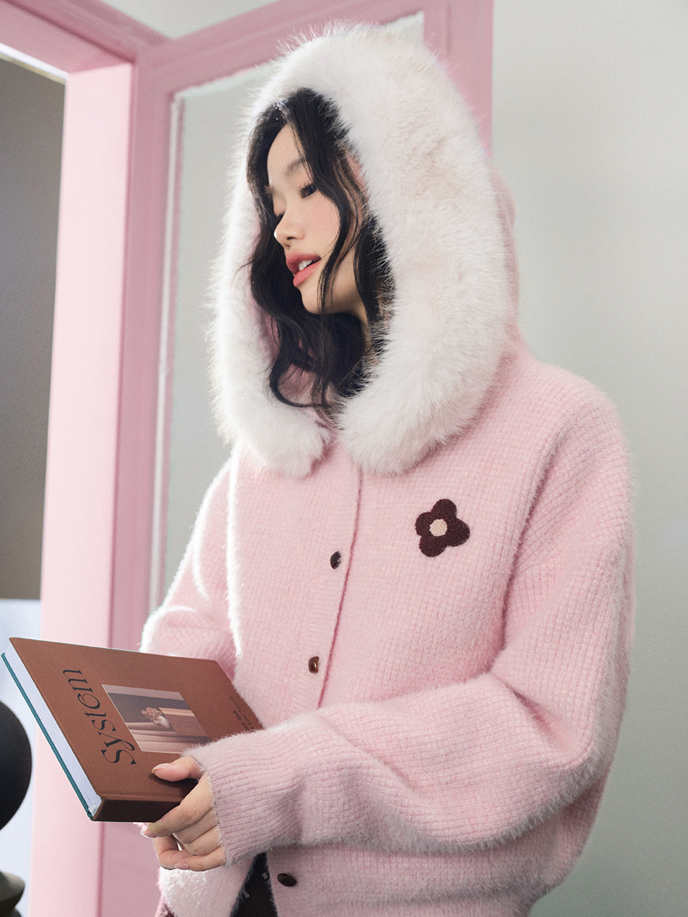 쿠오세 KUOSE 여성 핑크 퍼카라 탈부착 니트카디건 - 상세 이미지 3