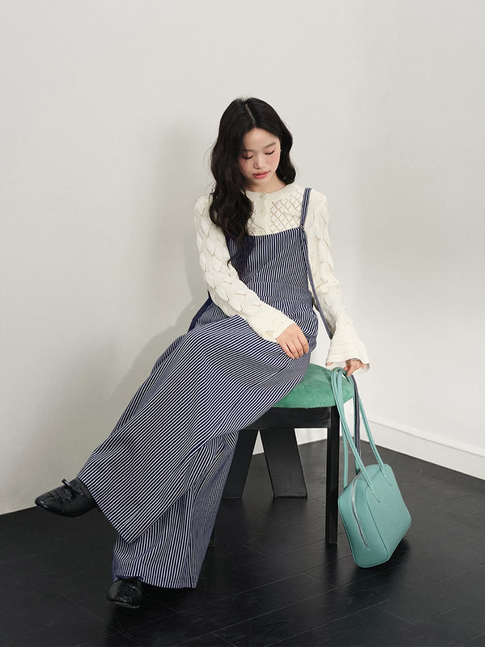 쿠오세 KUOSE 여성 다크네이비 스트라이프 멜빵바지 - 상품 이미지