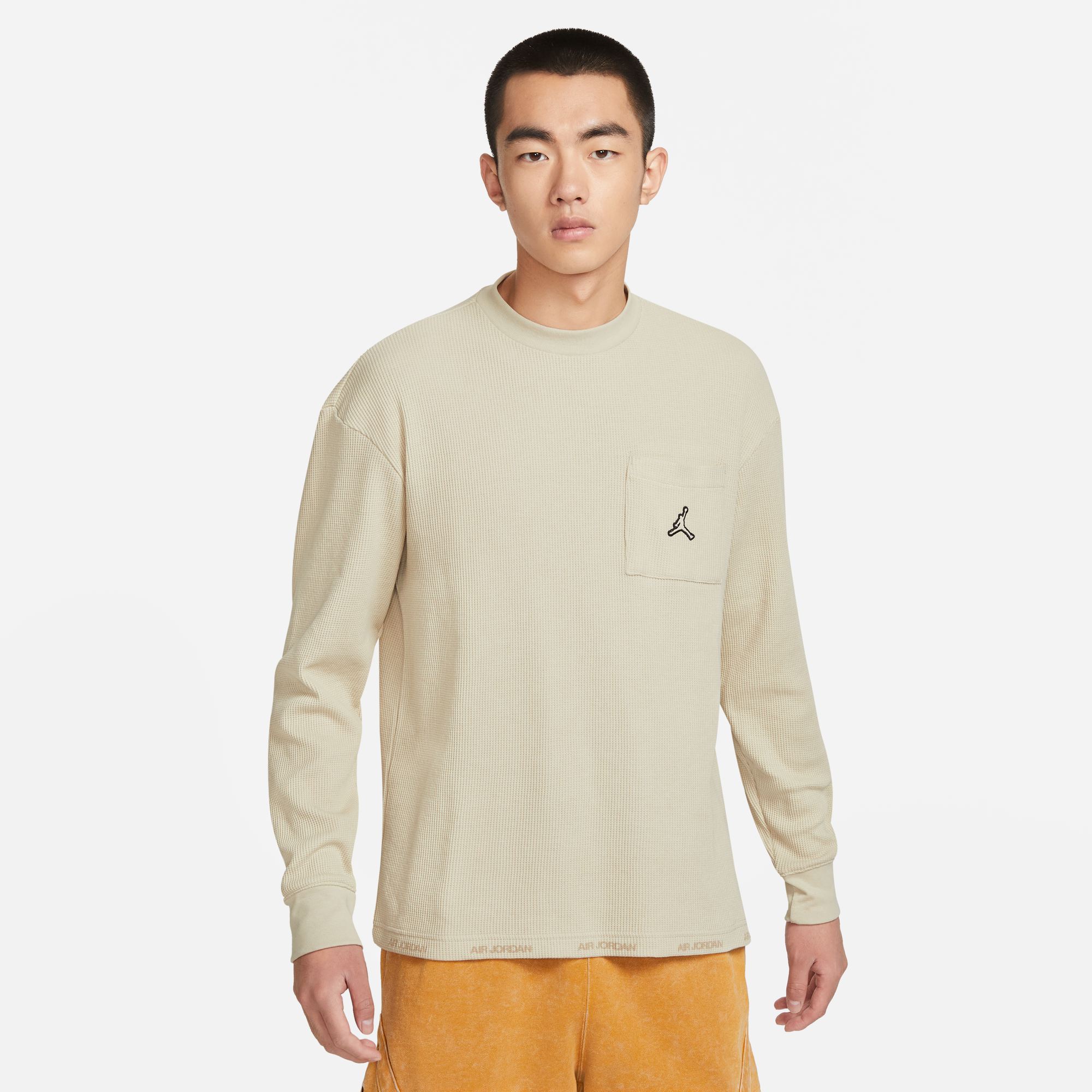 나이키 ESS WINTER LS TOP 남성 맨투맨