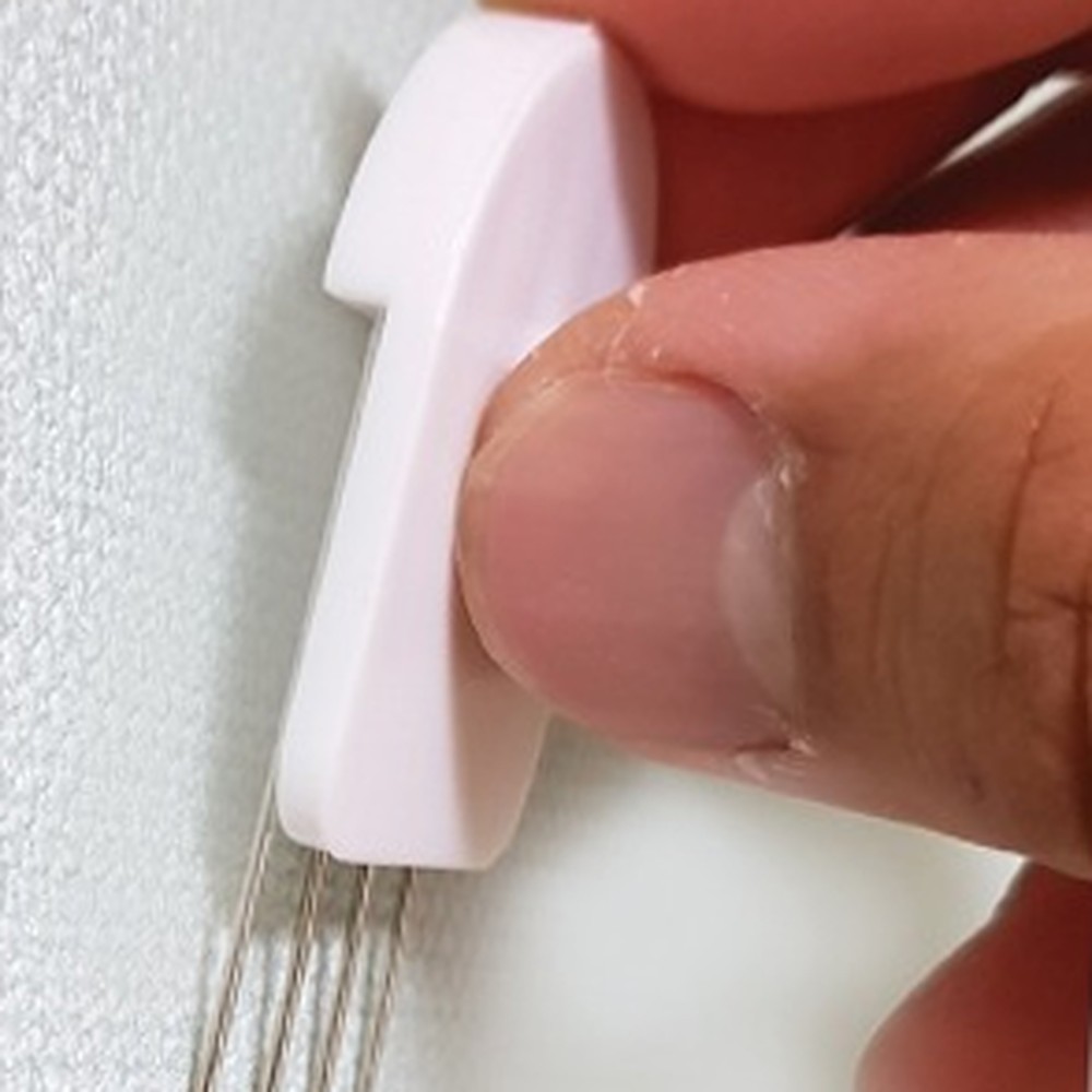 못없이다용도걸이벽걸이핀 재사용가능흔적없는벽지핀 벽지손상없는벽면고정벽핀 2P - 상품 이미지