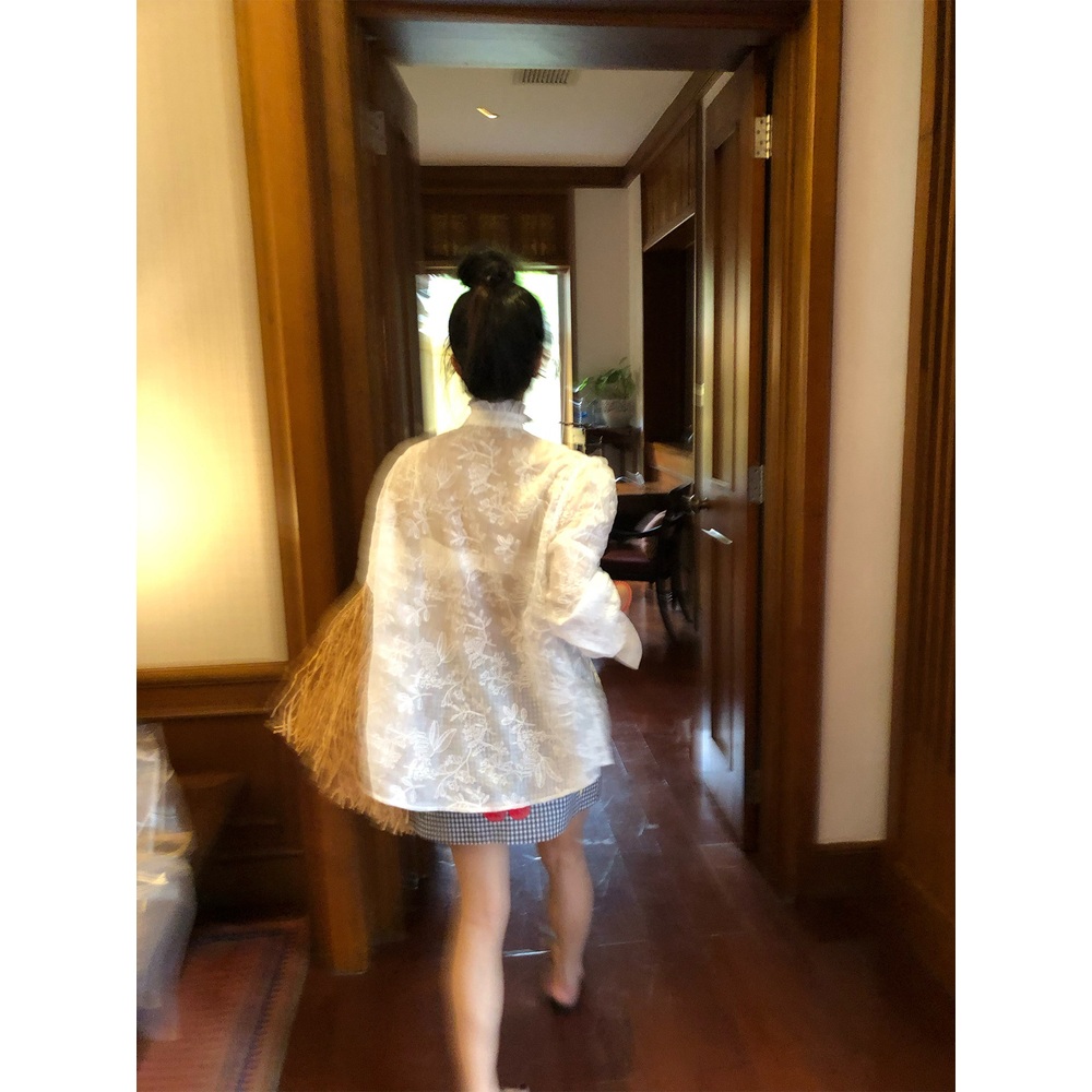 플라워자수 프릴넥 긴팔블라우스 프렌치 시크 스타일 루즈핏 고급소재 시스루 화이트 - 상세 이미지 5