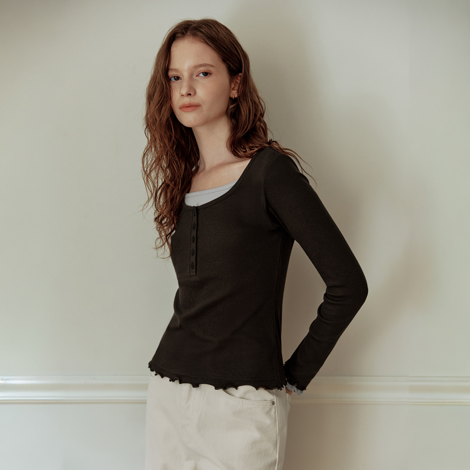 [제로스트릿][3컬러] 레이어드 헨리넥 티셔츠 LAYERED HENLEY NECK T-SHIRT - 상세 이미지 3