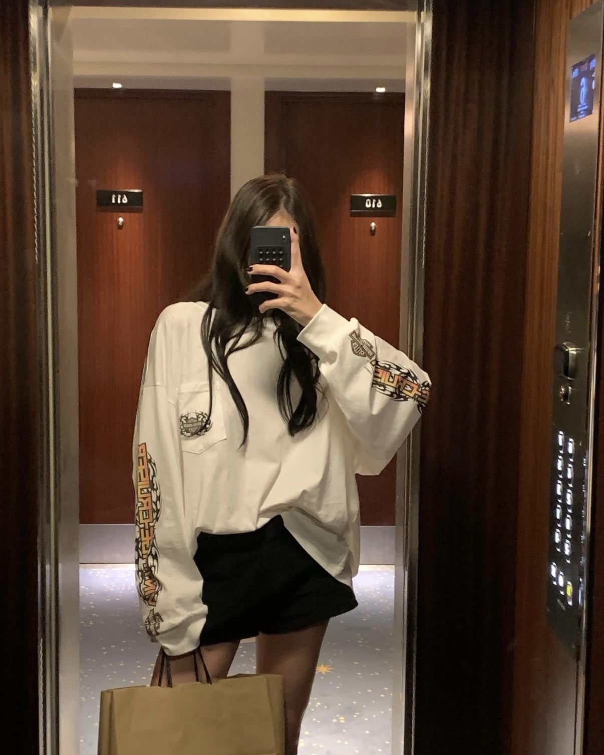 솝앤워터 글랜티 글랜 긴팔티 오버핏 루즈핏 긴팔 빈티지 프린트 맨투맨티 (아이보리) - 상세 이미지 4