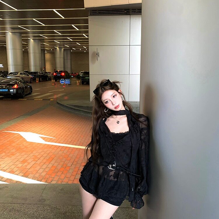 시스루 레드 블라우스 여리여리한 감성룩 페미닌 데이트룩 러플 장식 - 상세 이미지 3