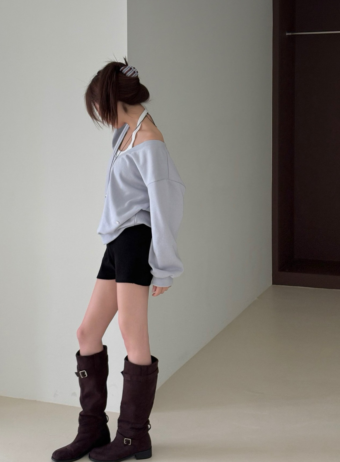 미브 딥브이넥 맨투맨 브이넥 여성 루즈핏 오버핏 긴팔 가을 레이어드 스웨트셔츠 이미지 7