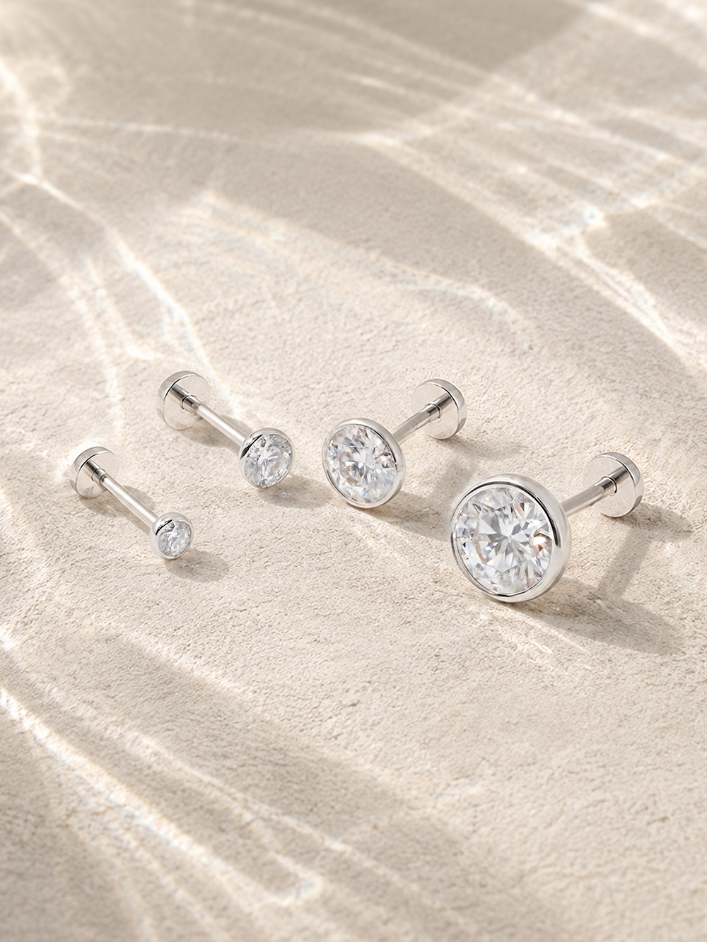 [0.8mm]14K 인터널 모이사나이트 다이아 퓨어 베젤 라블렛 피어싱 - 상세 이미지 5