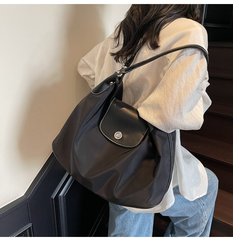 DIU 나일론 호보백 숄더백 데일리 출근가방 보부상가방 - 상품 이미지