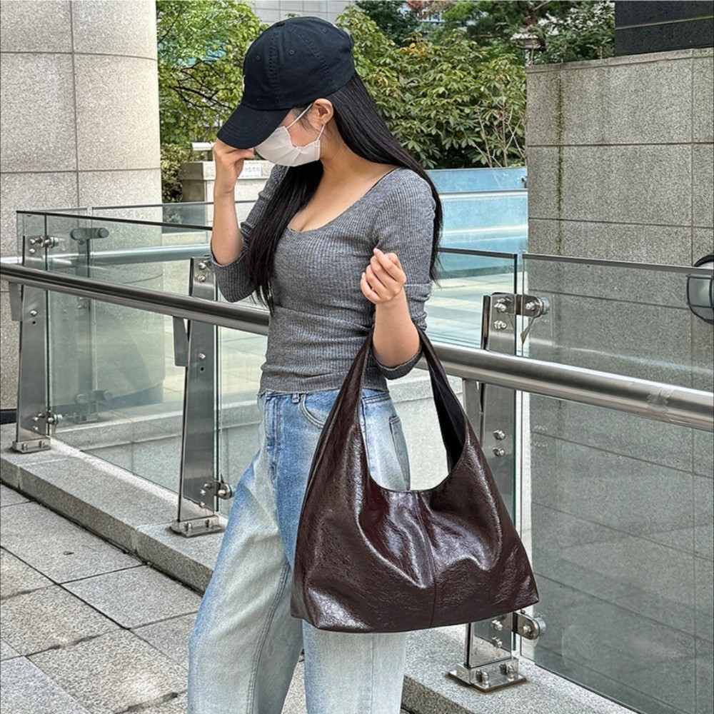 여성 레더 대용량 호보 숄더백 보부상가방 데일리 수납력좋은가방 이미지 7