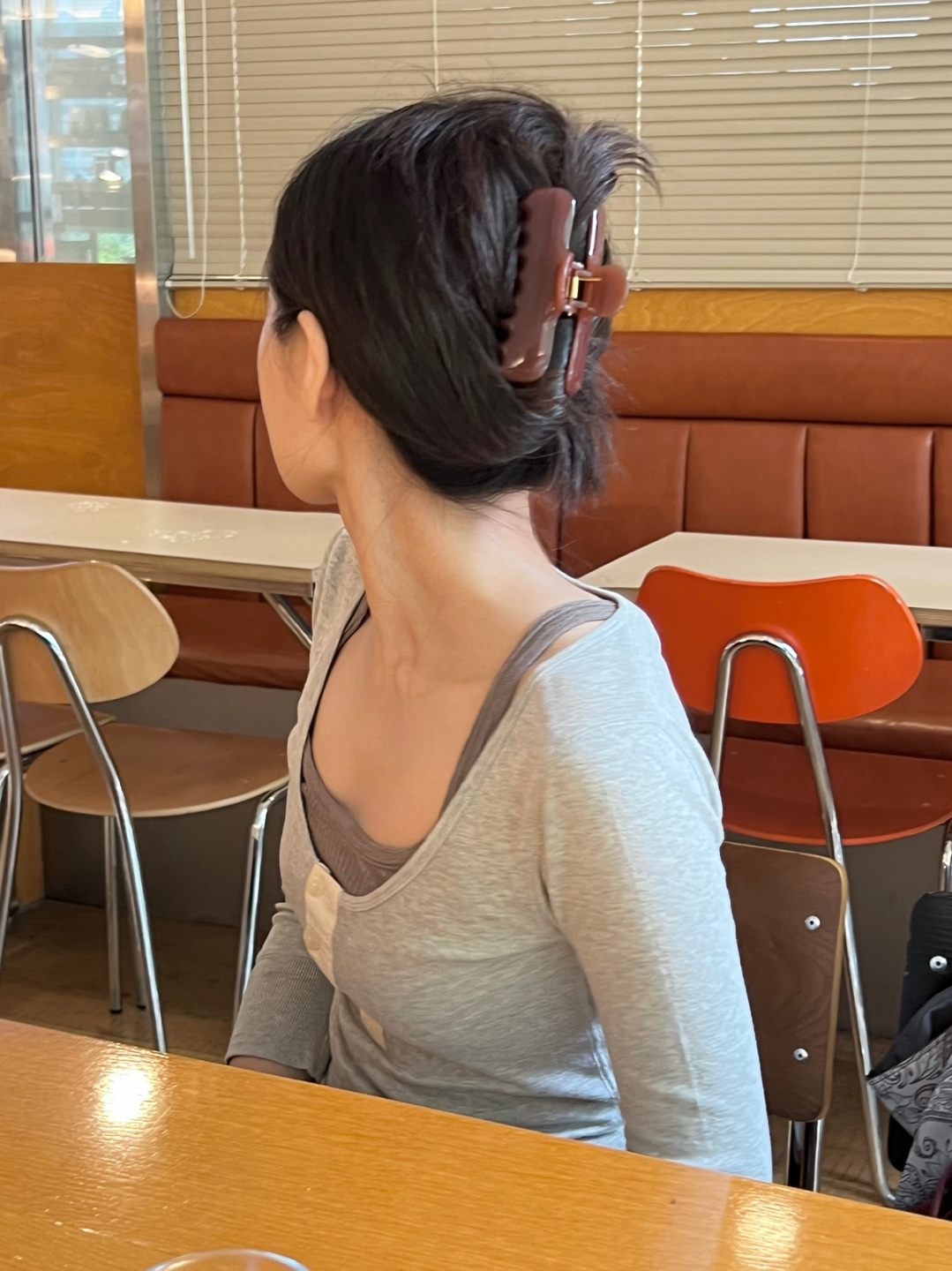 어텀무드 롱사각 단색 반묶음 올림머리 집게핀 바렛 키치포인트 플라스틱 - 상세 이미지 5