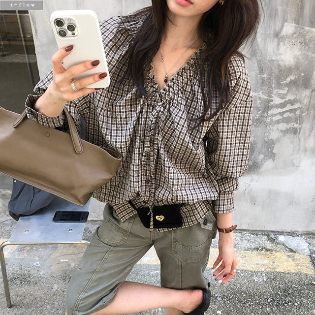 제이플로우 르노 체크 브이넥 셔링 매듭 코튼 블라우스 2col 루즈핏