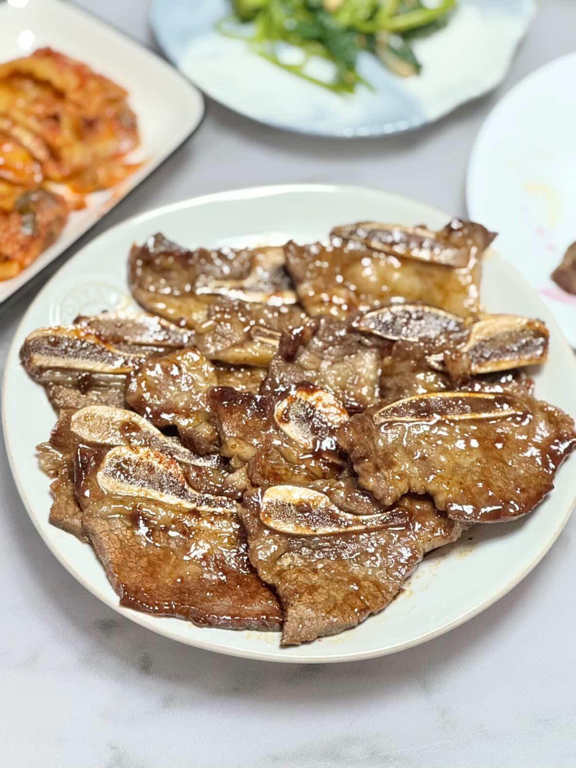 추석 소갈비 선물 추천 더누렁소 미국산 프라임 양념 LA갈비 추석 명절 선물세트 꽃갈비 소갈비 2kg, 1개 - 상세 이미지 2
