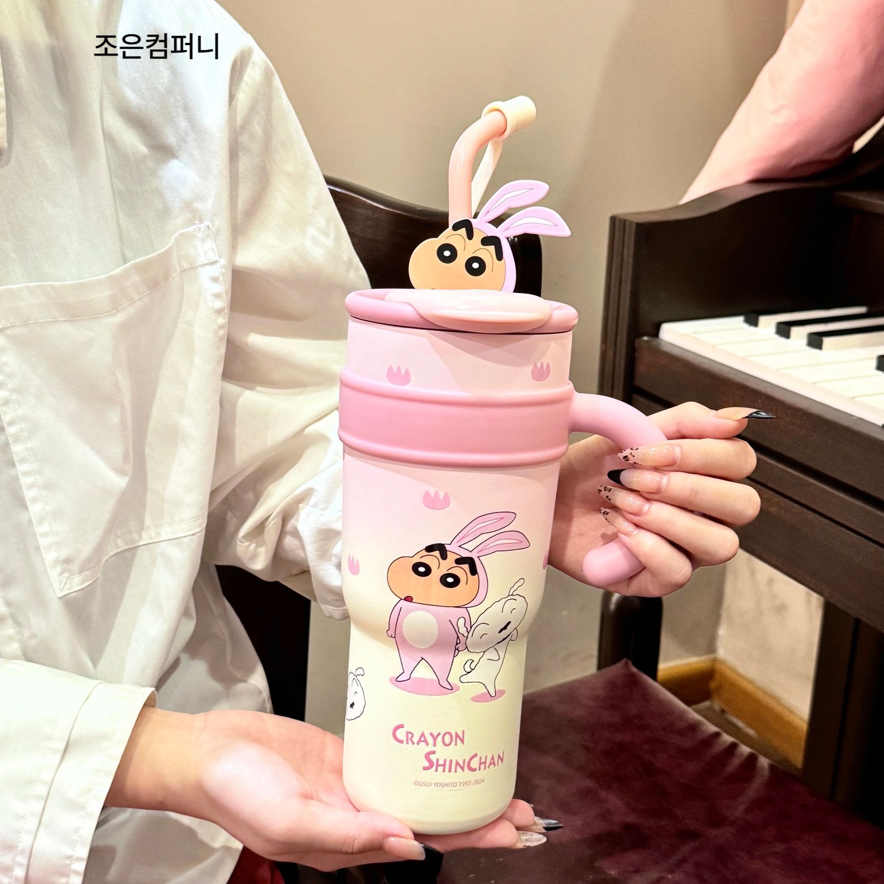 짱구 대용량 텀블러 보온병 컵 빨대 손잡이 물 음료 커피 316 휴대용 아이스 크레용 신짱 블랙 화이트 700ml A - 상세 이미지 4