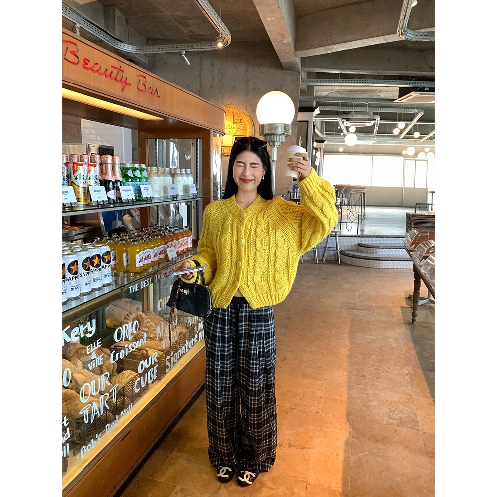 울혼방 꽈배기 니트가디건 두꺼운 쫀쫀 예쁜 디자인 가을겨울 옐로우 화사한 옐로우 - 상세 이미지 5
