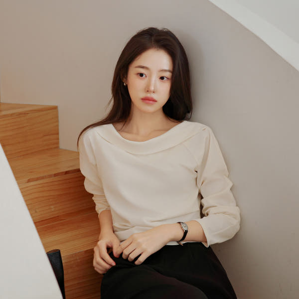 (국내제작) 보트넥 사이드 셔링 긴팔 블라우스 bs8896 가격 추이 아뜨랑스 (국내제작) 보트넥 사이드 셔링 긴팔 블라우스 bs8896 - 최저가 46,800원