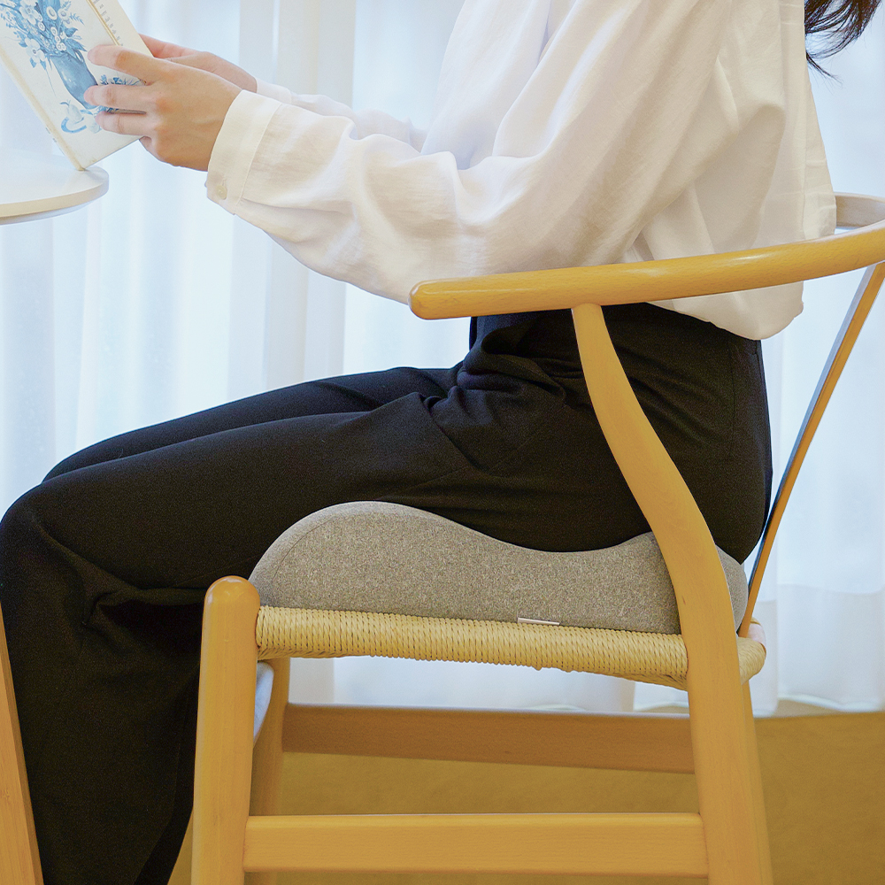 니뜰리히 메모리폼 엘라 방석 꼬리뼈 치질 자세교정 엉덩이 무중력 이미지 7