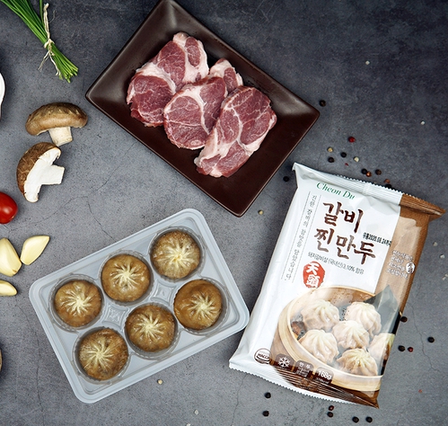 냉동만두 찐만두 4종 고기 김치 갈비 사천짬뽕 전자레인지 간편식 아침대용 168g x 5봉 이미지 6