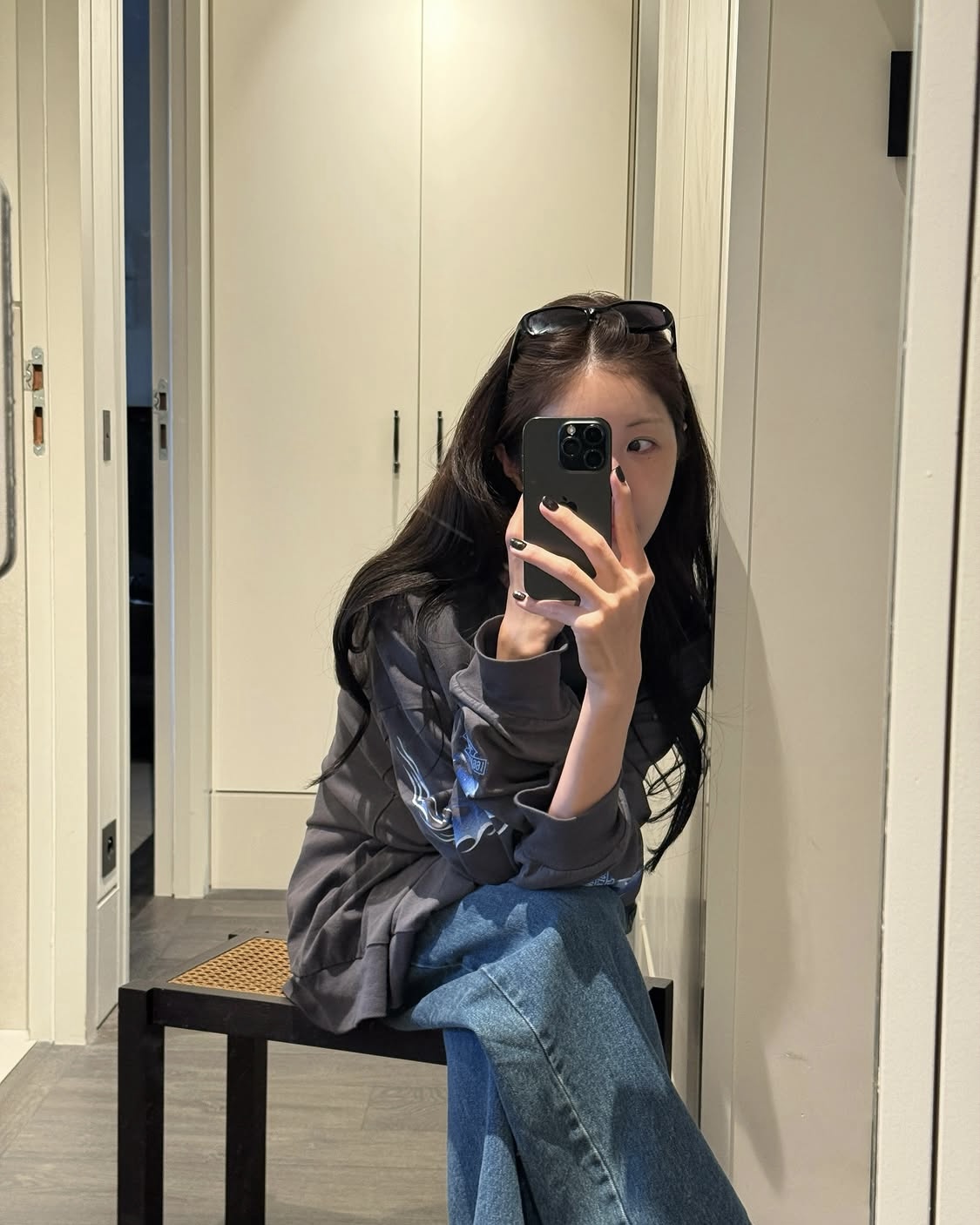 솝앤워터 블루티 오버핏 루즈핏 빈티지 바이크티 블루 나염 긴팔티 (차콜) - 상세 이미지 4