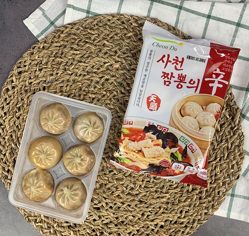 냉동만두 찐만두 4종 고기 김치 갈비 사천짬뽕 전자레인지 간편식 아침대용 168g x 5봉 이미지 8