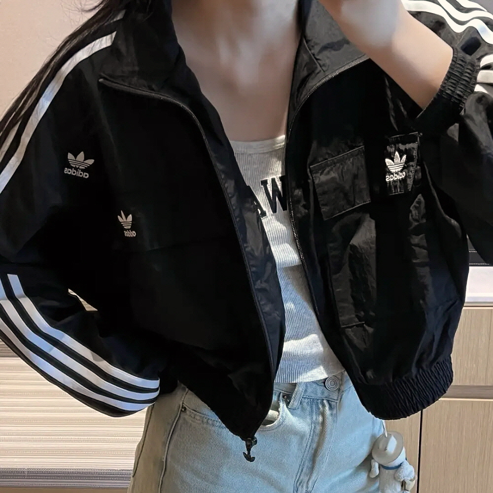 아디다스 우먼스 오리지널 크롭 져지 트랙탑 자켓 바람막이 블랙 H22875 이미지 7