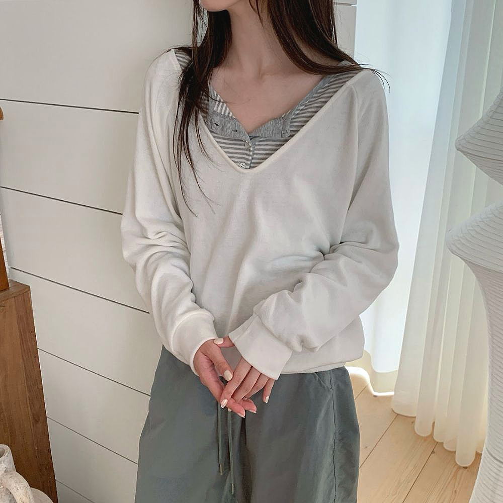 후즈 브이넥니트 여성 가을 딥브이넥 루즈핏 레이어드 긴팔 나그랑 - 상품 이미지
