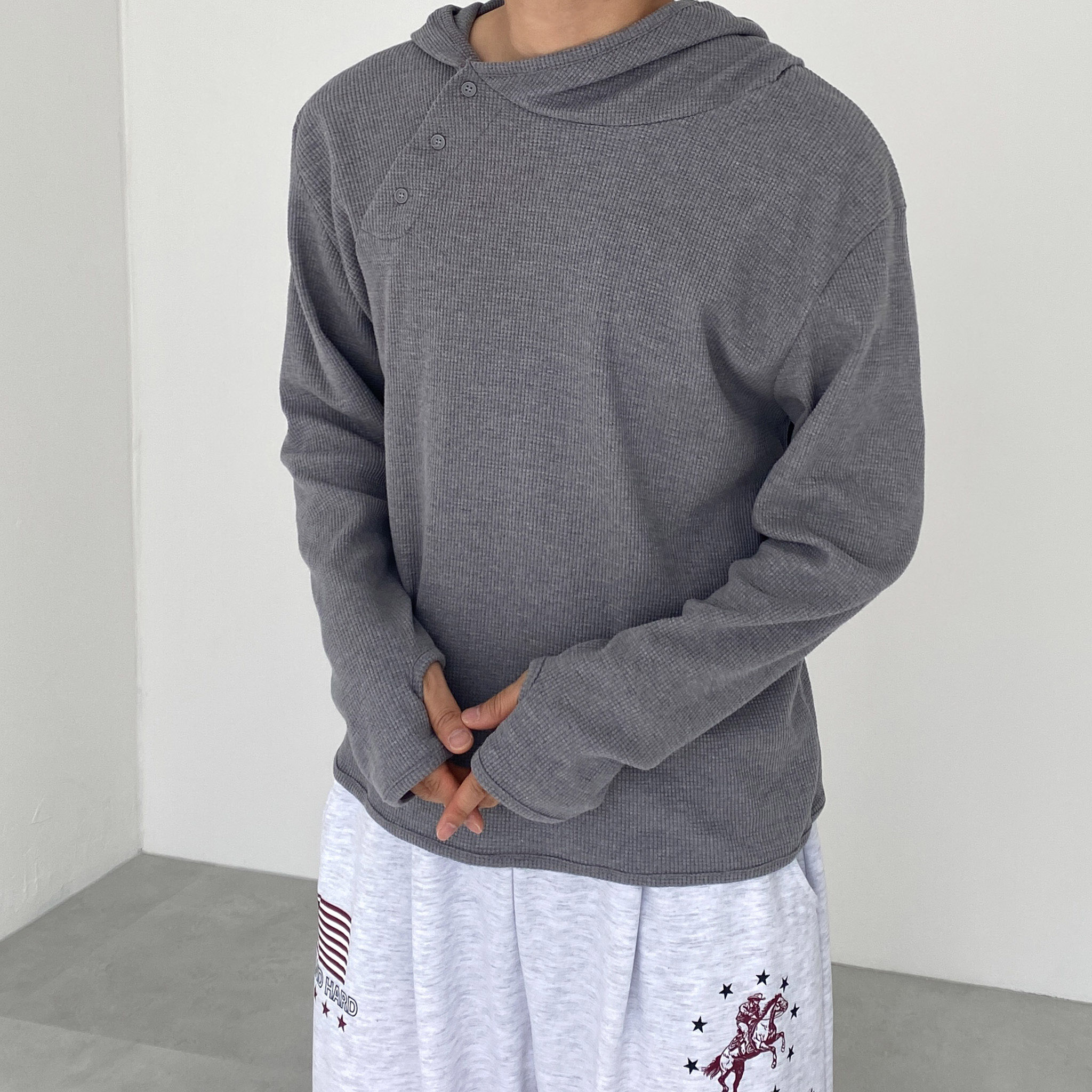 사선 헨리넥 남성긴팔티셔츠 가을 루즈핏 와플 후드티 - 상품 이미지