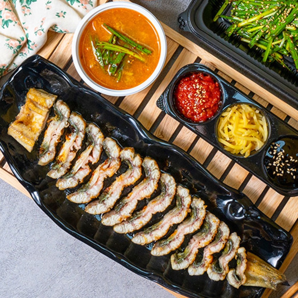 국내산 민물장어 2kg 손질후 1.2kg 내외 7-9미 자포니카 풍천장어 - 상품 이미지