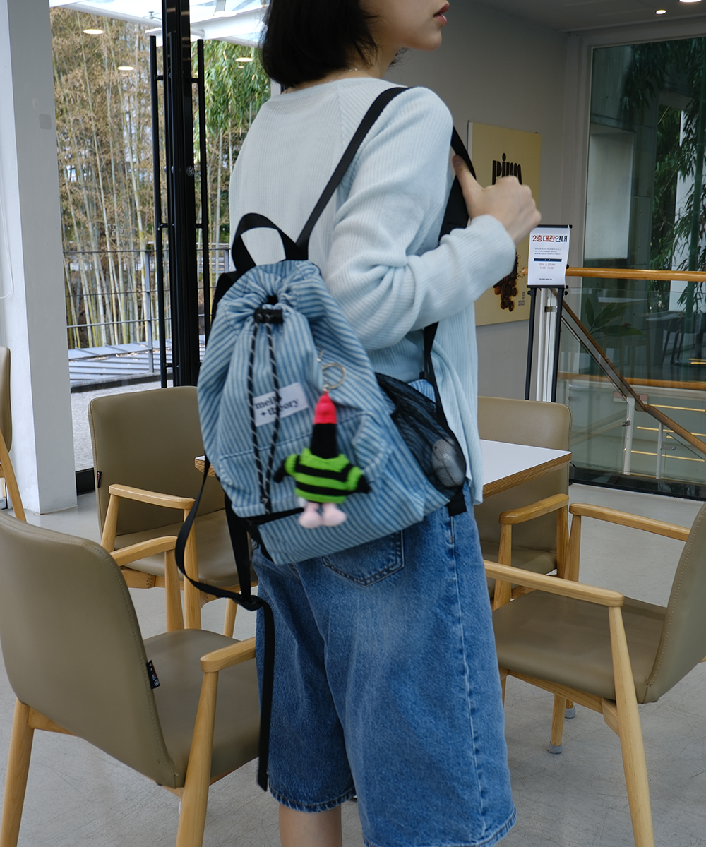 JOY STRING MINI BACKPACK -데님 스트라이프 조이 스트링 미니백팩 - 상세 이미지 2