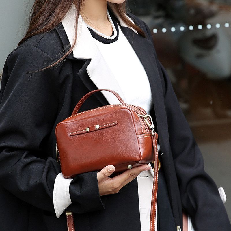파라컴 베지터블가죽 숄더백 카메라 크로스백 더블지퍼 내부포켓 미니 데일리가방 - 상세 이미지 2