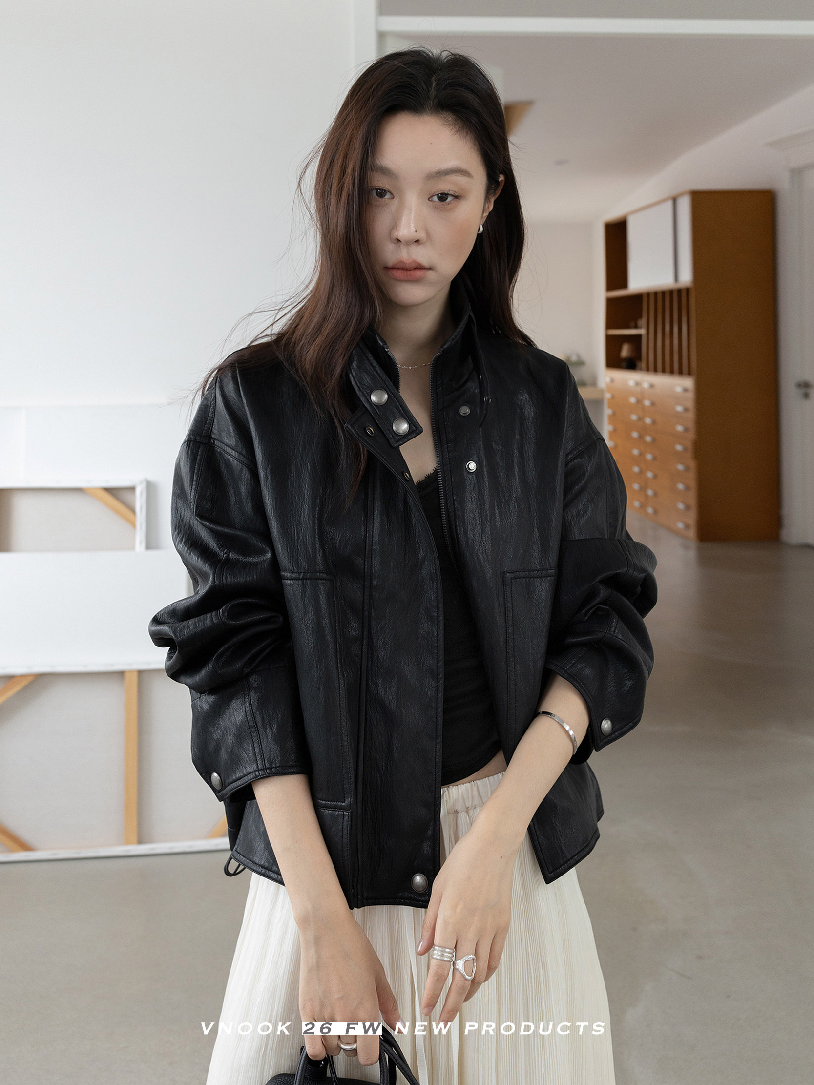 VNOOK 여성 가죽자켓 하이넥 레더블루종 페이크 숏자켓 이미지 6