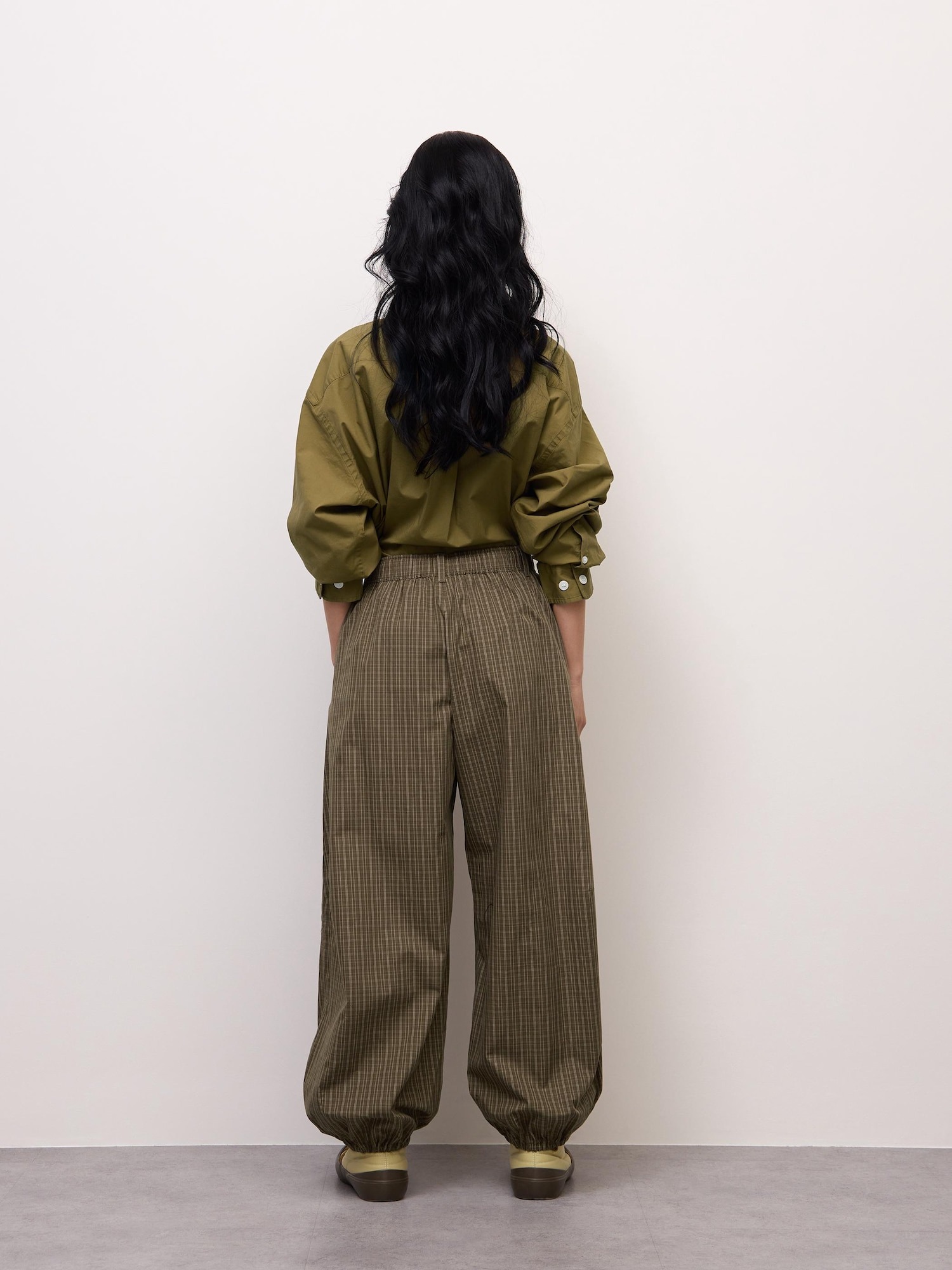 GU 벌룬 체크 팬츠 UL 여성 밴딩 배기 와이드 통바지 항아리바지 26FW - 상세 이미지 4