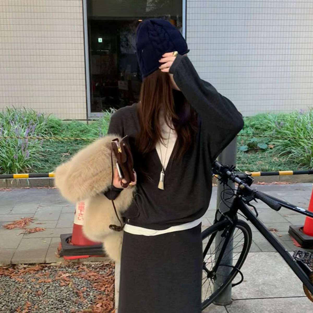 어토프 보우 브이 맨투맨 루즈핏 스판 레이어드 긴팔티 (3c) 상품 이미지