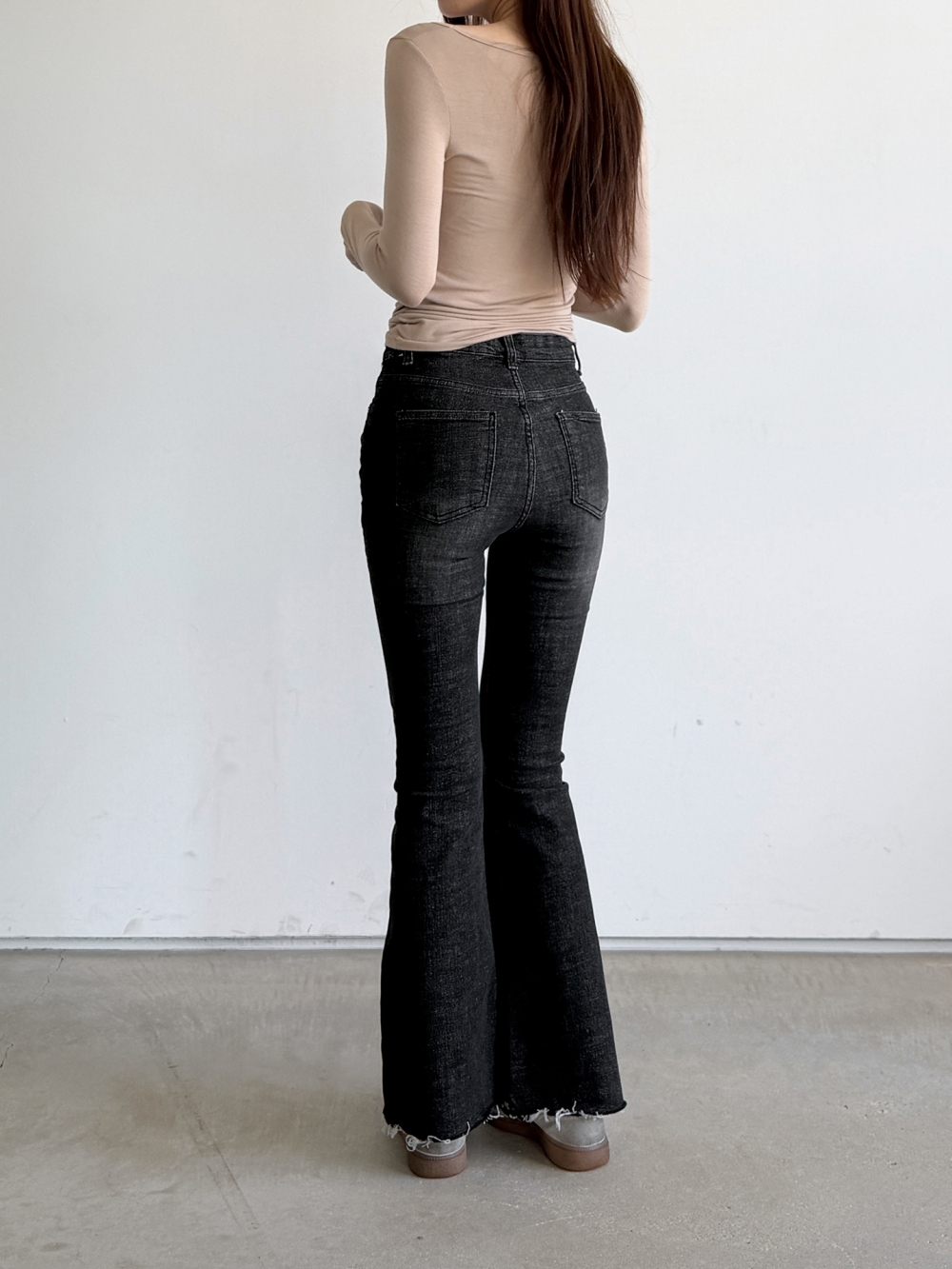 부츠컷청바지 블랙진 흑청데님 히든밴딩 컷팅 나팔 데님 팬츠 이미지 7