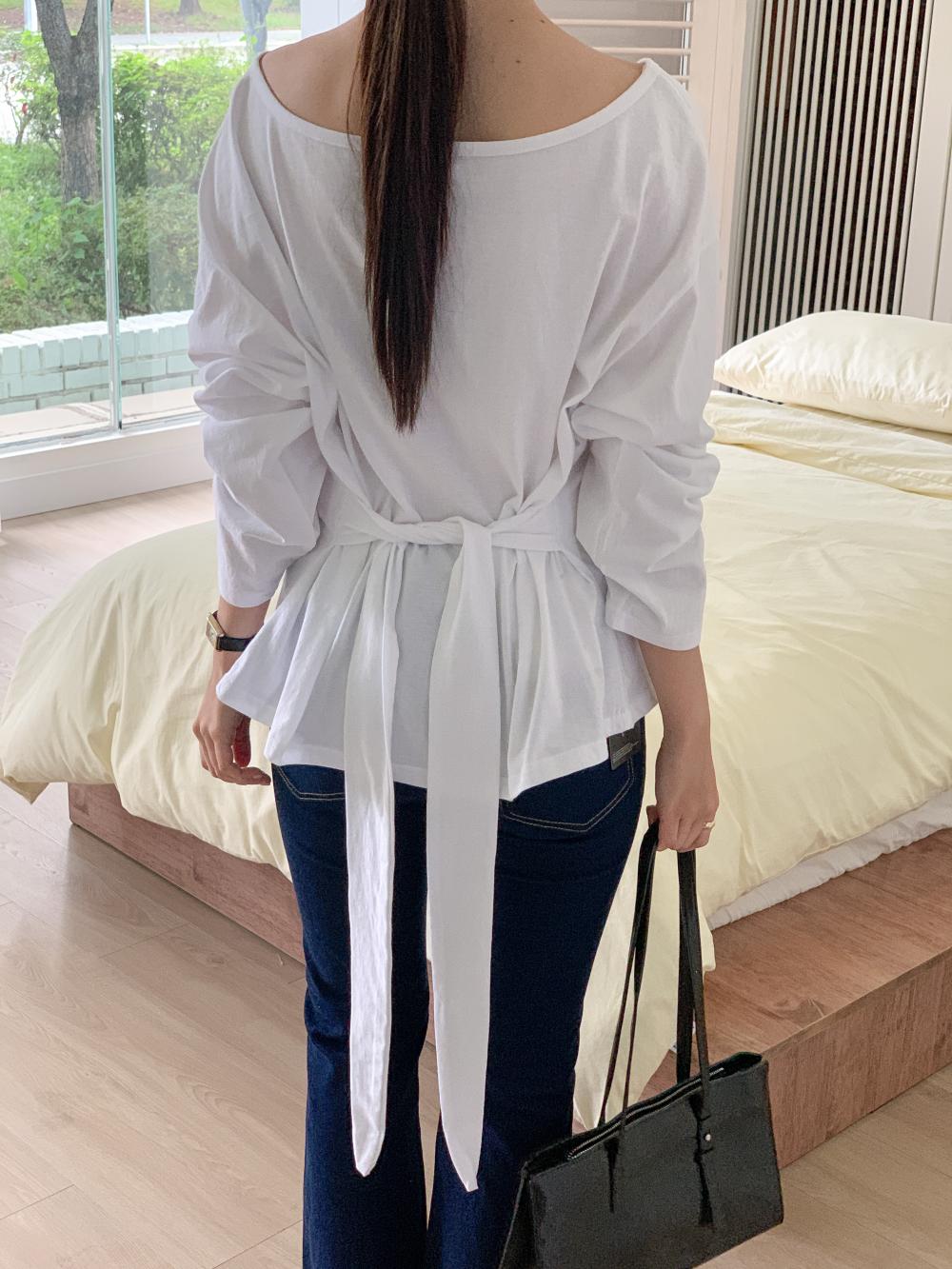 보트넥티셔츠 오프숄더 허리벨트 레터링 여성 긴팔 티셔츠 이미지 8