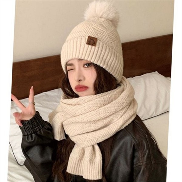 데일리 여성 비니 목도리 꽈배기 방울 비니 넥 워머 - 메인 이미지