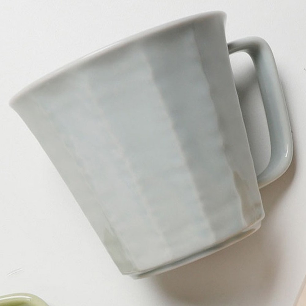 내열도자기음료잔머그잔 둥근손잡이온더테이블도자기컵 9.2x11.5x8.5cm 220ml - 상품 이미지
