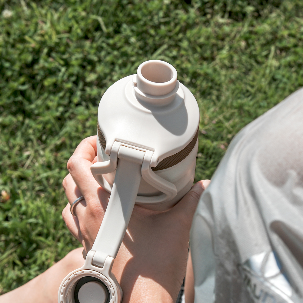 산책용 손잡이 텀블러 고민된다면, 오슬로 아웃백 350ml 반응이 갈린 점 - 상품 이미지 6